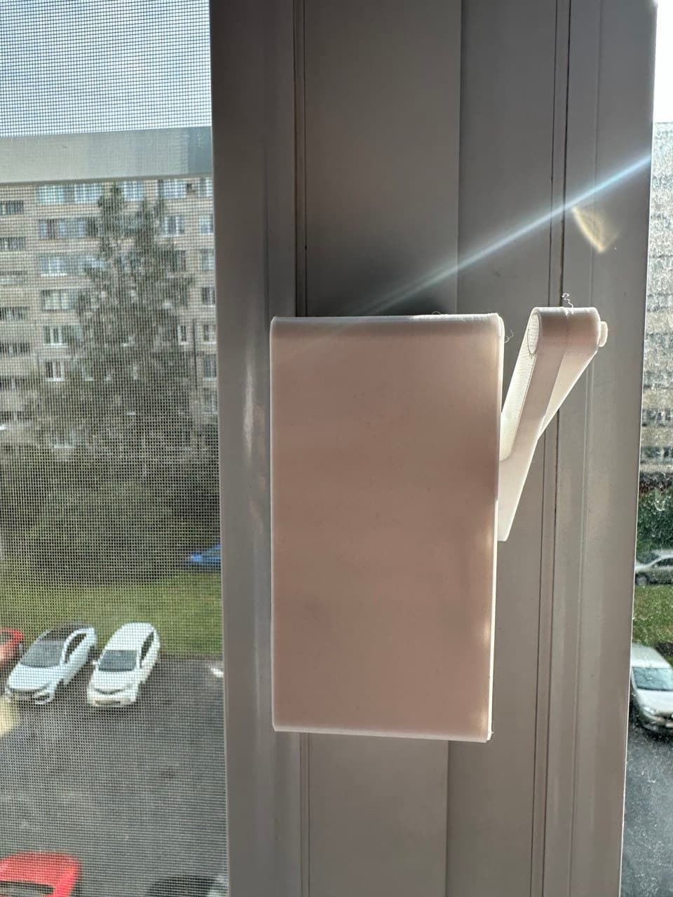 Airease на окне